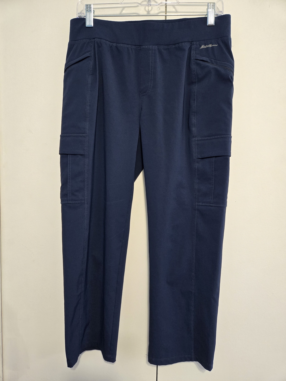 Eddie Bauer Navy Cropped Cargo Travel Pants Women's Size 8 Stretch